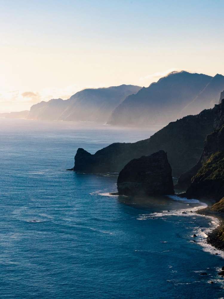 Kreuzfahrt Kanaren mit Küstenlandschaft und Atlantikblick